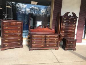 queen/full bed dresser/mirror chest/tall chest nightstand (Marion/Southington)