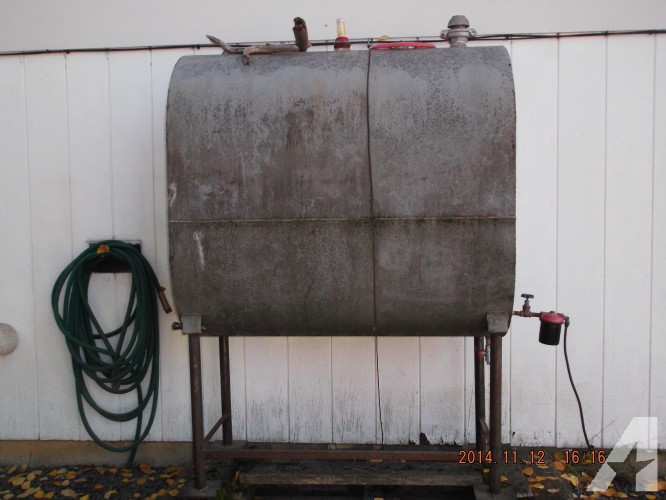 220 gal fuel tank with stand