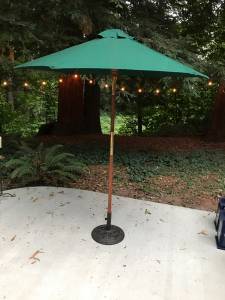 Patio umbrella with umbrella stand base (Hillsboro TV HWY/ Brookwood)