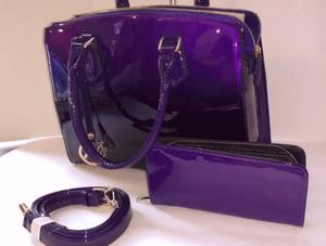 Ultra Glossy Handbag Pure Purple Purse W/Checkbook (Bolingbrook, IL)