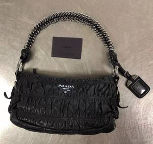 Prada BR4030 Nappa Gaufre Womens Black Leather Zippered Tote Bag $1390 ((Or Best