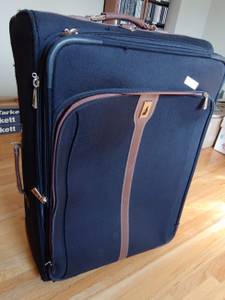 suitcases for sale (55422)
