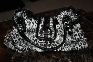 Stylish Animal Print Handbag - black & white (Pataskala)