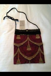 Victorian purse with button closure brand new (Old city)