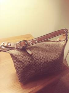 New..Small Coach purse w/ adj strap (Howell)