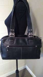 Tignanello Black leather shoulder bag (Blaine)