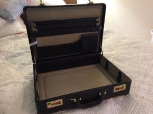Heritage lockable, hard-sided Attach/Briefcase