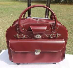 McKlein 15.5 Tall Detachable Leather Briefcase - Like New (Pooler)