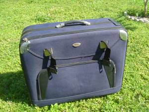 Suitcase / Luggage 31 Inches High (Pembroke Pines)