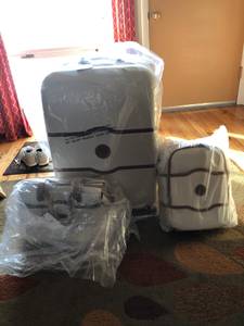 Brand New 3pc Delsey Luggage Chatelet Air Set (Brookfield, WI)