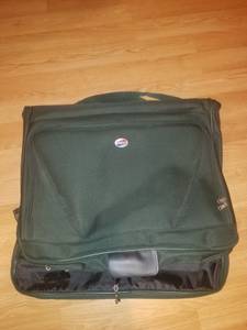 Garment Bag - American Tourister - Used Once (Davisburg)