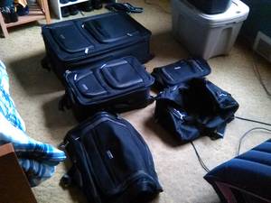 Skyline 5 Piece Black Canvas Luggage Set (Redford)