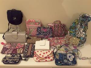 Wallets And Clutches (New Washington)