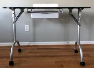 Manicure Table with Accessories (Excellent Condition) (Bellingham)