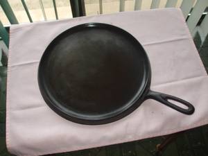 Cast Iron Round Griddle & Casserole Dish (Greenfield)