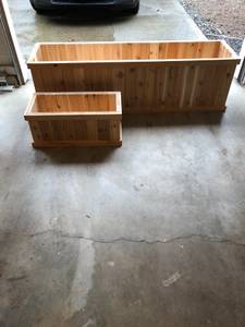 Cedar planter boxes (Brier)