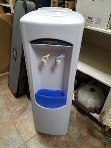 Aquarius Water Dispenser (San Angelo, TX)