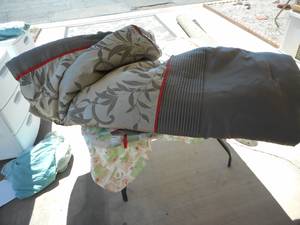 King Comforter, 2shams & bed Skirt (Yuma)