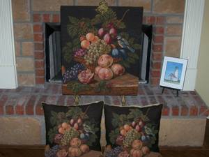 2 Pillows with Matching Screen (Claremore)