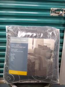 Essential Home Bedding Set (Or best offer- Howell / Freehold)