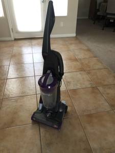 Bissell Upright Vacuum (SW)