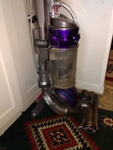 Dyson DC25 Ball vacuum cleaner works great (Annapolis)