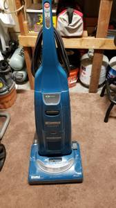 Kenmore upright vacuum (Mukilteo)