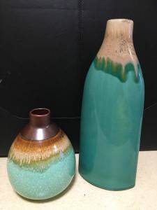 2 vases (Chaska)