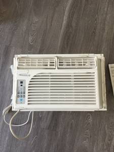 Air conditioner 6,400 btu (Grand forks)