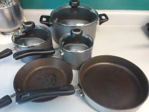 Anolon pots and pans (Clarksville)
