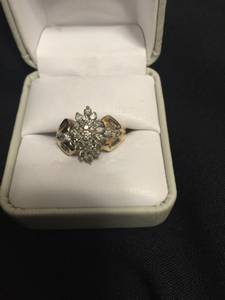 Gold ring with diamond clusters (Arlington)