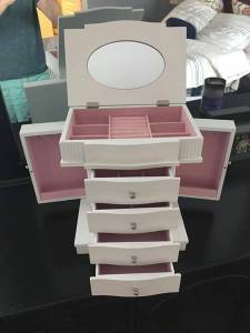 white dresser top jewelry box (fells point)