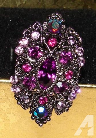 Vintage Fantasy Rhinestone Ring/Silver. Multi