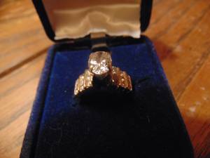 2-1/2k engagement ring/wedding band 14kg .25kw (west allis)