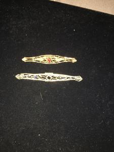 2 10kt Gold vintage pins jewelry (Milwaukee)
