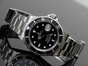 Luxury watch collector looking for watches Rolex Omega AP