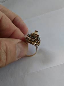 Very unique 14 k ring. Valentine's day (St Matthews)