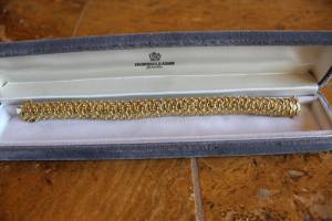 Vintage Ladies Gold and Diamond Bracelet- Valentines (Green Valley,Az)