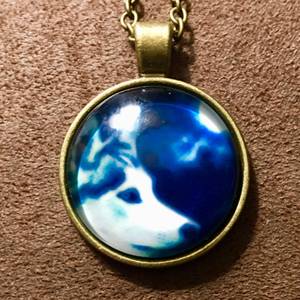 Wolf Glass Cabochon Necklace (Lehi)