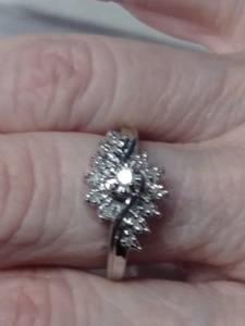 10k white gold diamond ring with appraisal (Drummonds)