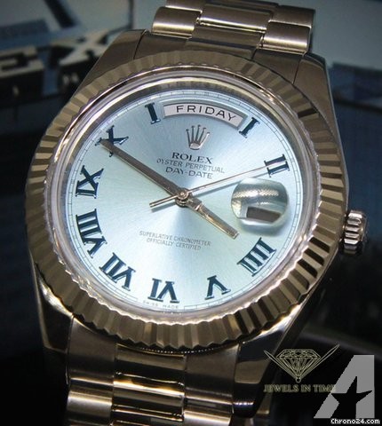 Rolex Day-Date II President 18k White Gold Blue Roman Dial Mens Watch 218239