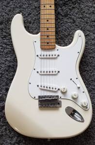 96 Fender Standard Stratocaster (Everett)
