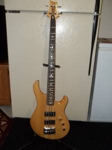 PRS Kingfisher bass guitar (Lake Tomahawk)