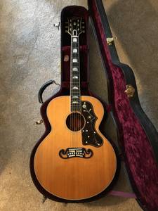 Gibson SJ-200