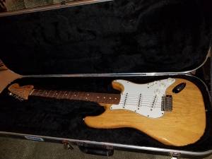 Fender classic 70's stratocaster, mint w/case (Ne)