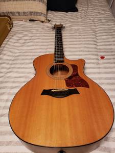 Taylor 314 CE with Hard Case