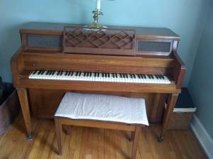 Console Piano (Willow Grove)
