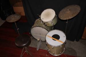 1965 Ludwig set with cymbals and cases