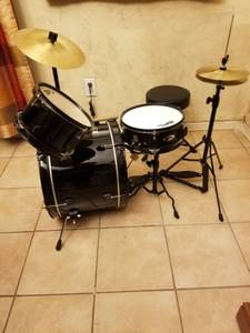 Kid drum set