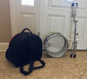 VIC FIRTH SNARE DRUM WITH STAND & CASE (Pineville, Missuri)